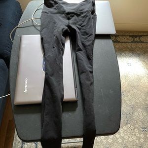 Lululemon Size 4 Black Leggings with detail